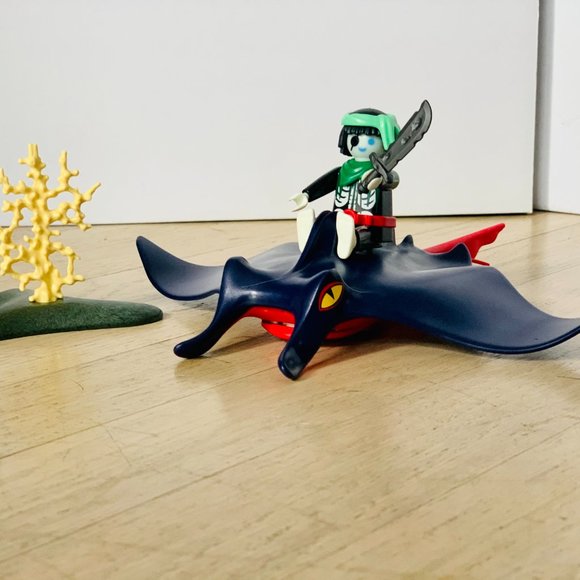 Playmobil 4801 Stingray Bareback Rider - Picture 2 of 4